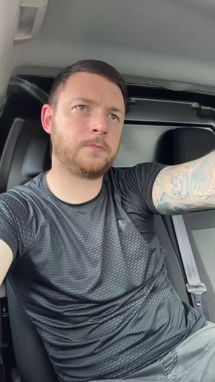 Offline Nicehardon3 on Cam4