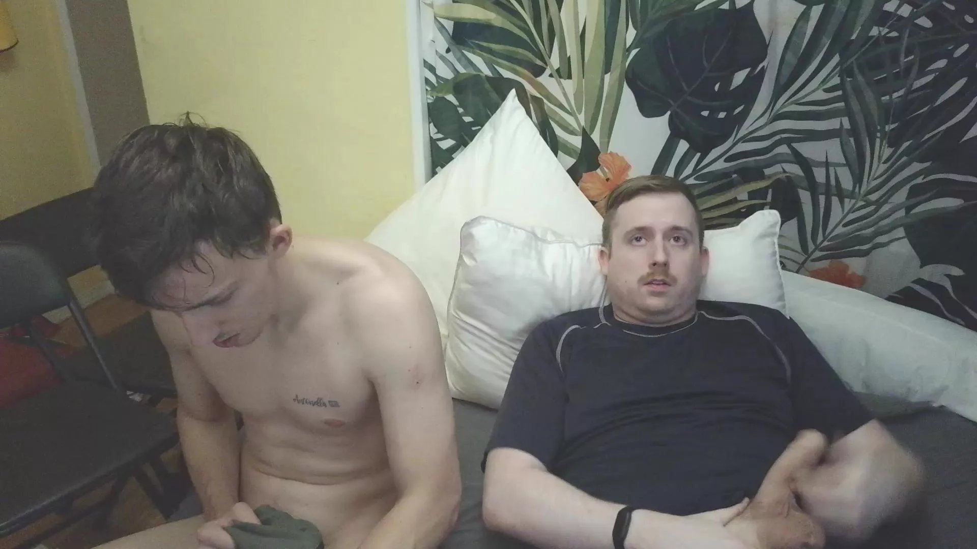 Offline NicoDavis on Cam4