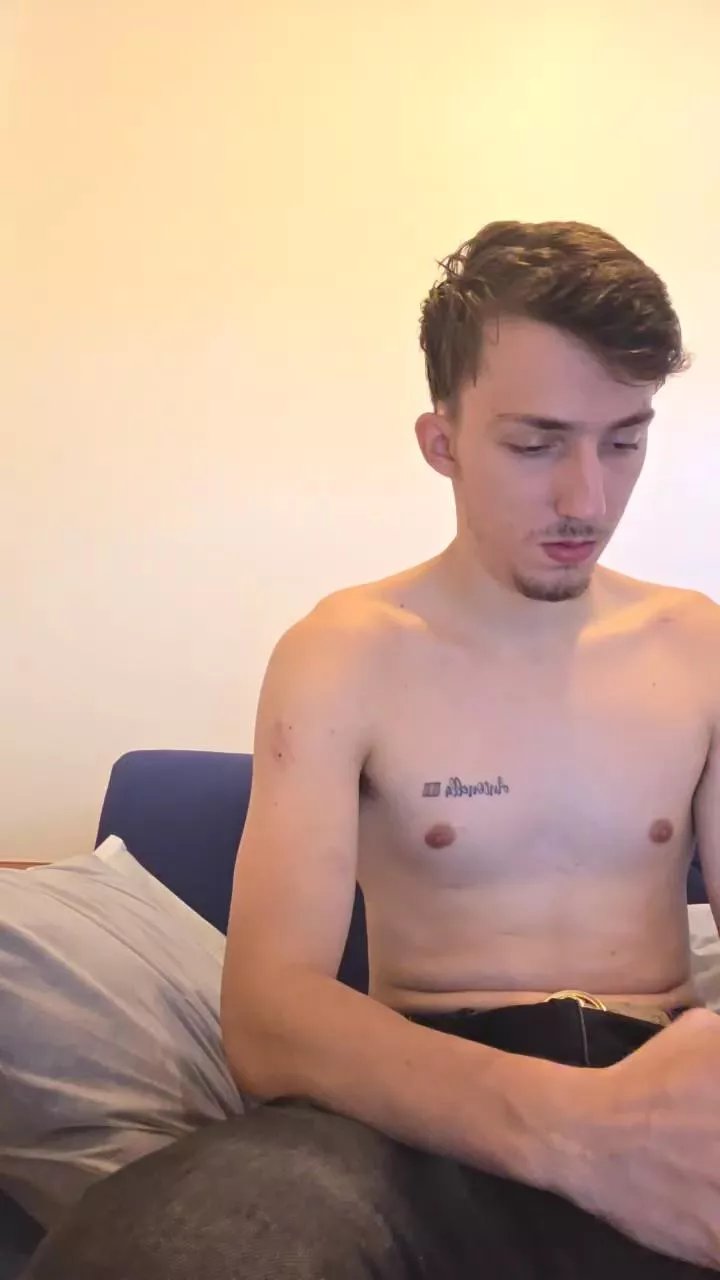 Offline NicoDavis on Cam4