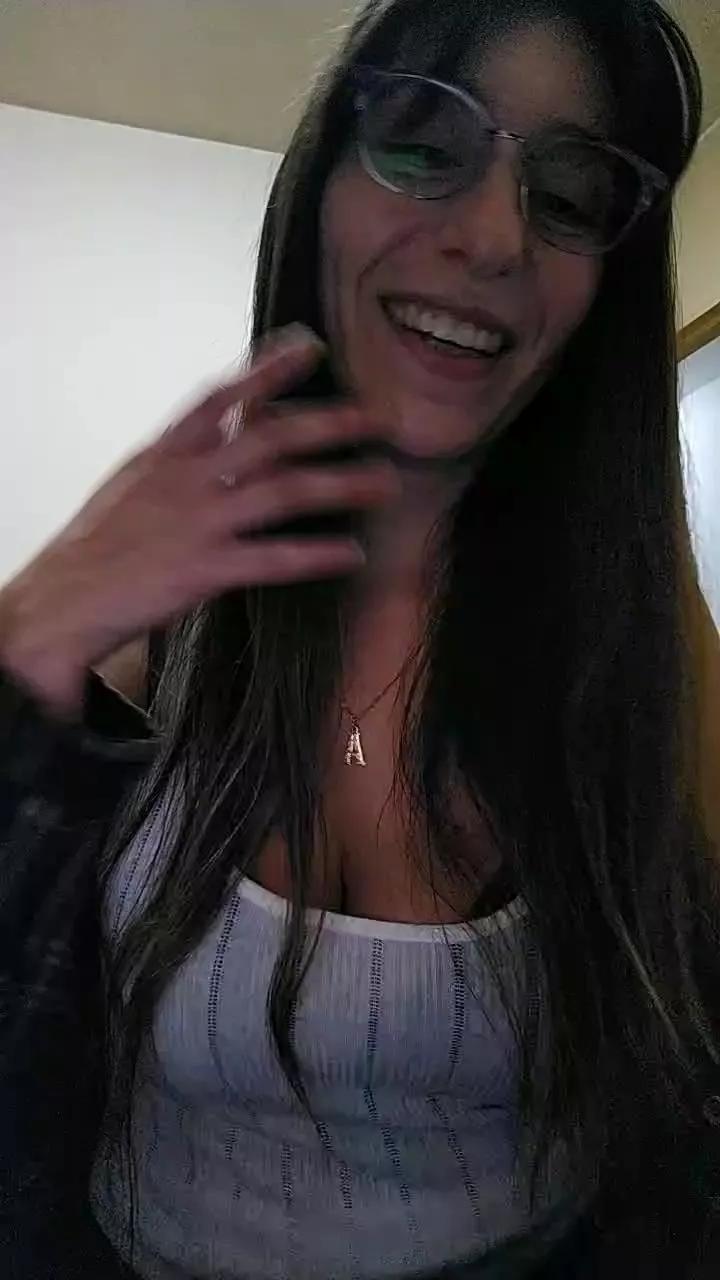NikiiV on Cam4 