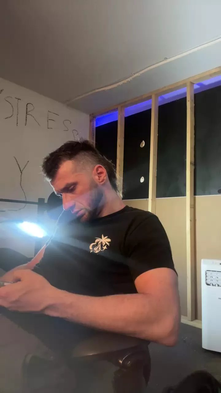 Offline notagainagain4 on Cam4