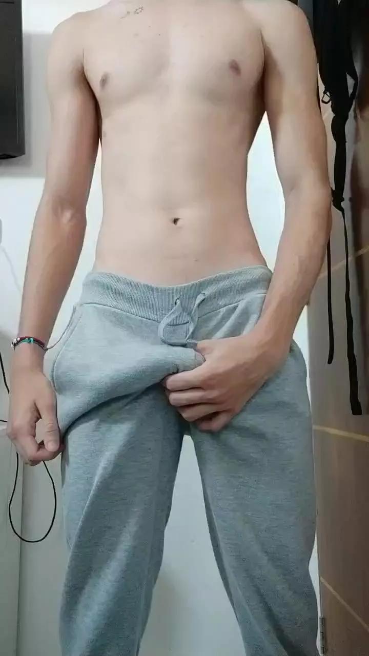 Novin_ce on Cam4 