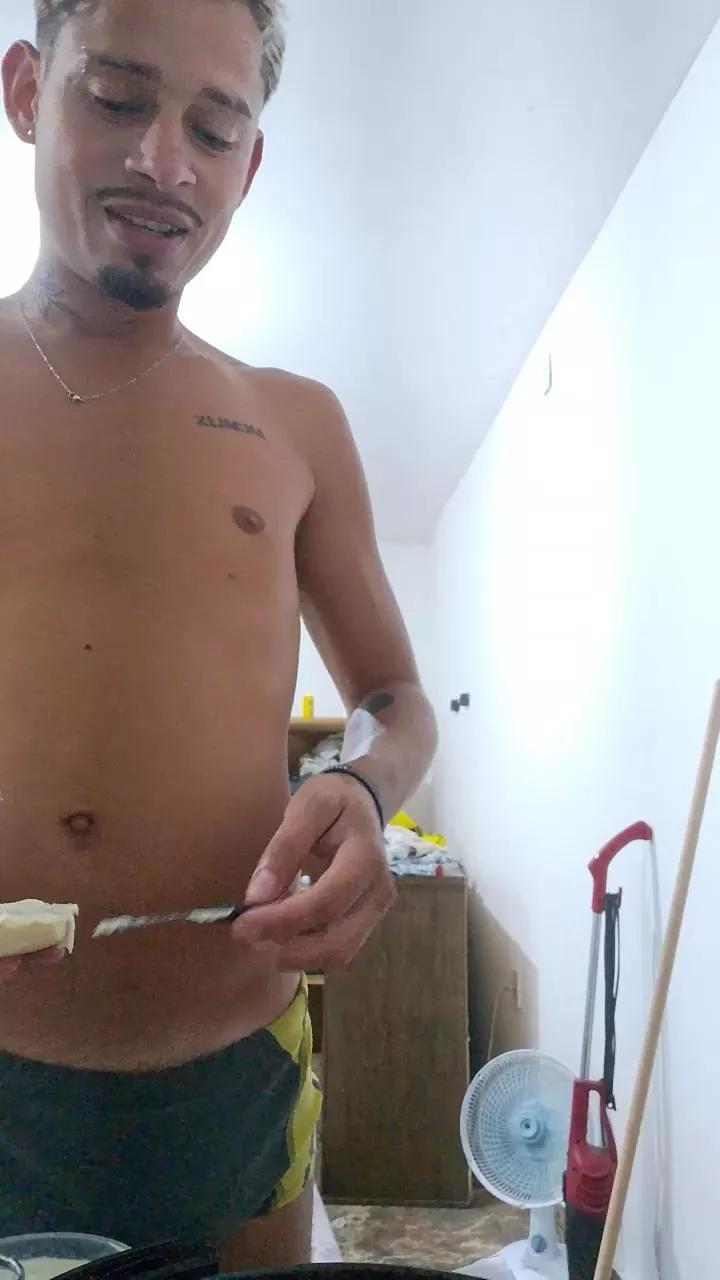 Novinho_do24 on Cam4 