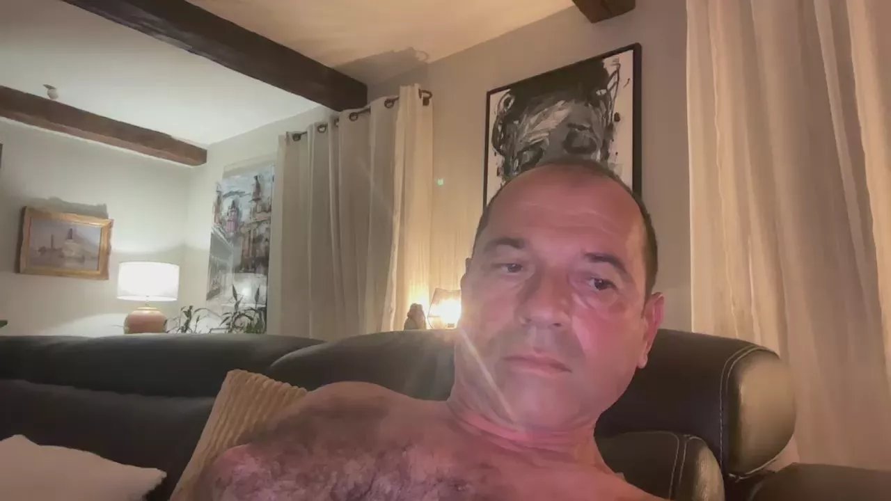 Offline osiris8475 on Cam4