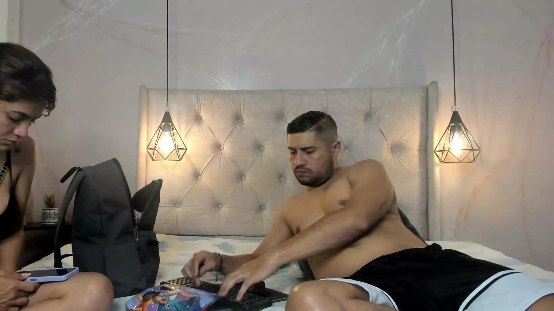 PartnerPleasure on Cam4 