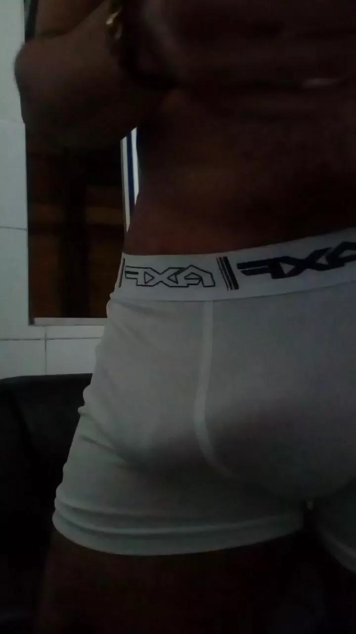 Pedrog24 on Cam4 