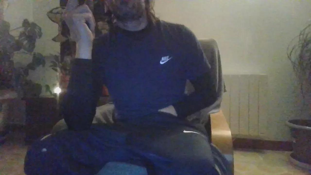 pierrotx69 on Cam4 