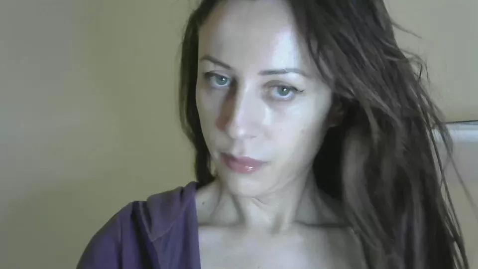 poisongirl1 on Cam4 