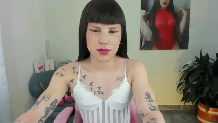 QueenRamona_Hot on Cam4 