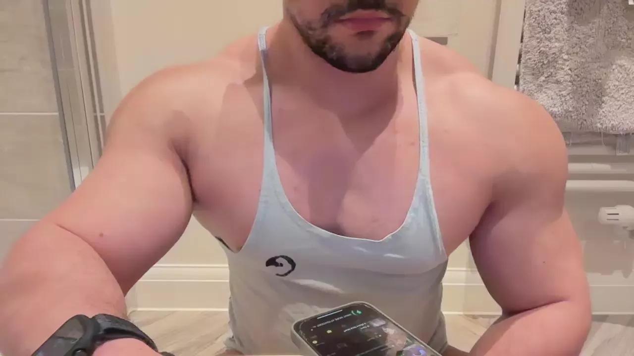Quinny on Cam4 
