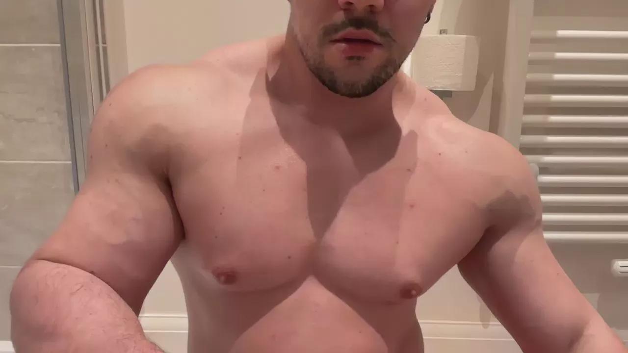 Quinny on Cam4 
