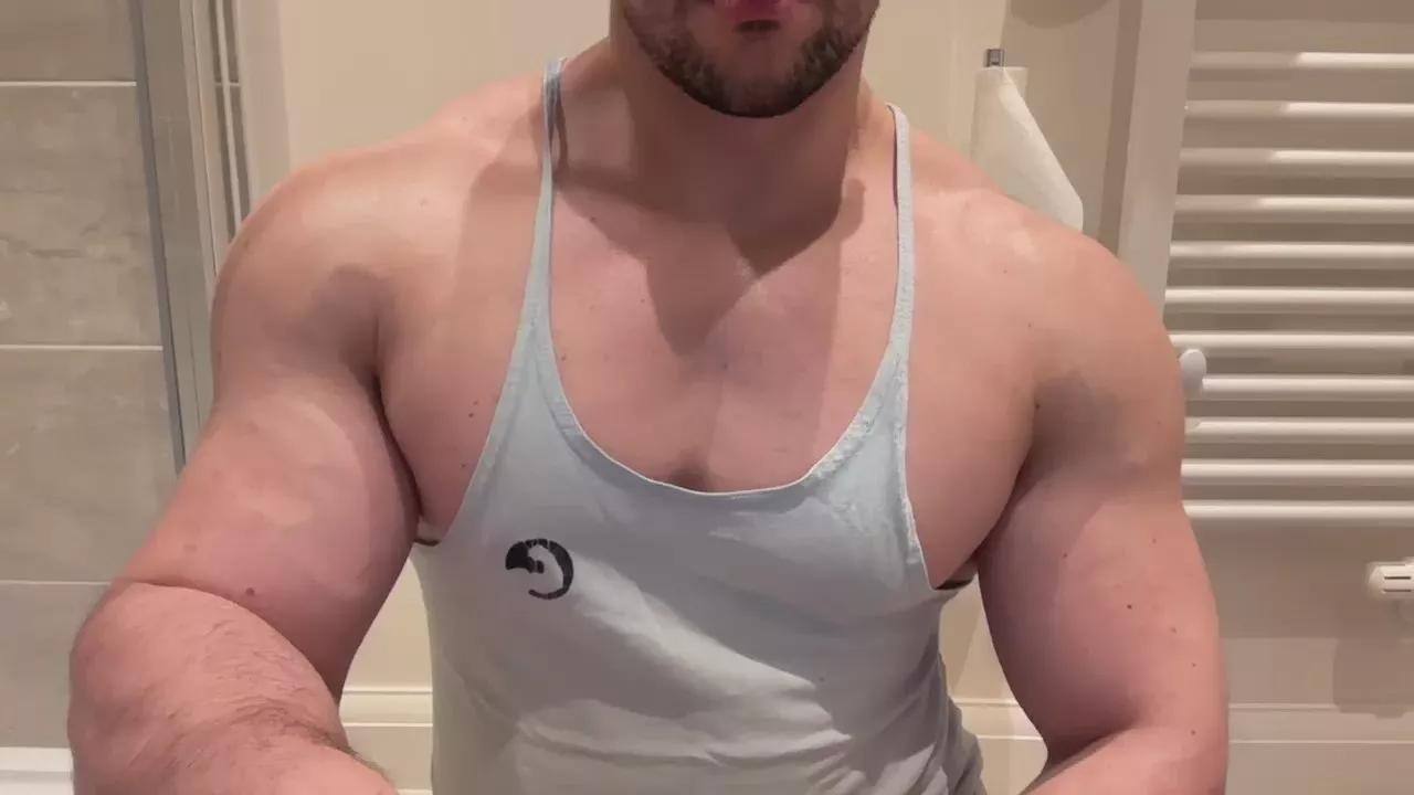 Quinny on Cam4 
