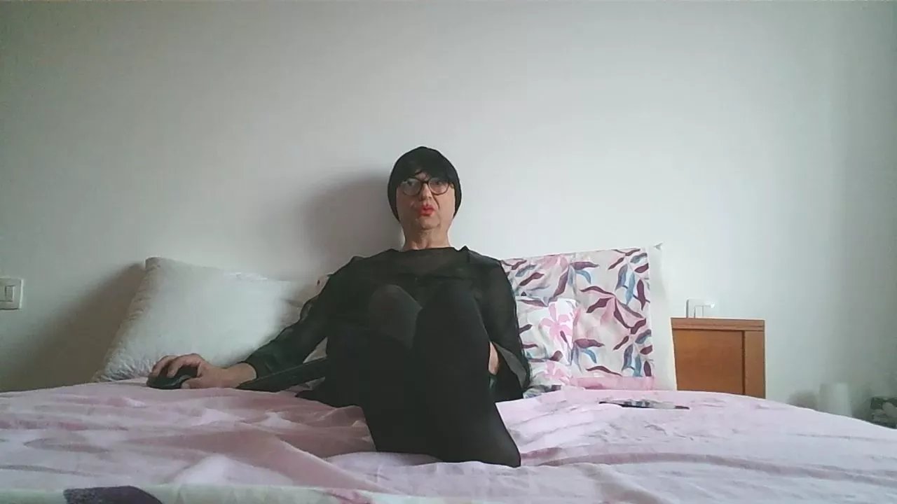 Offline RamonaTrav on Cam4