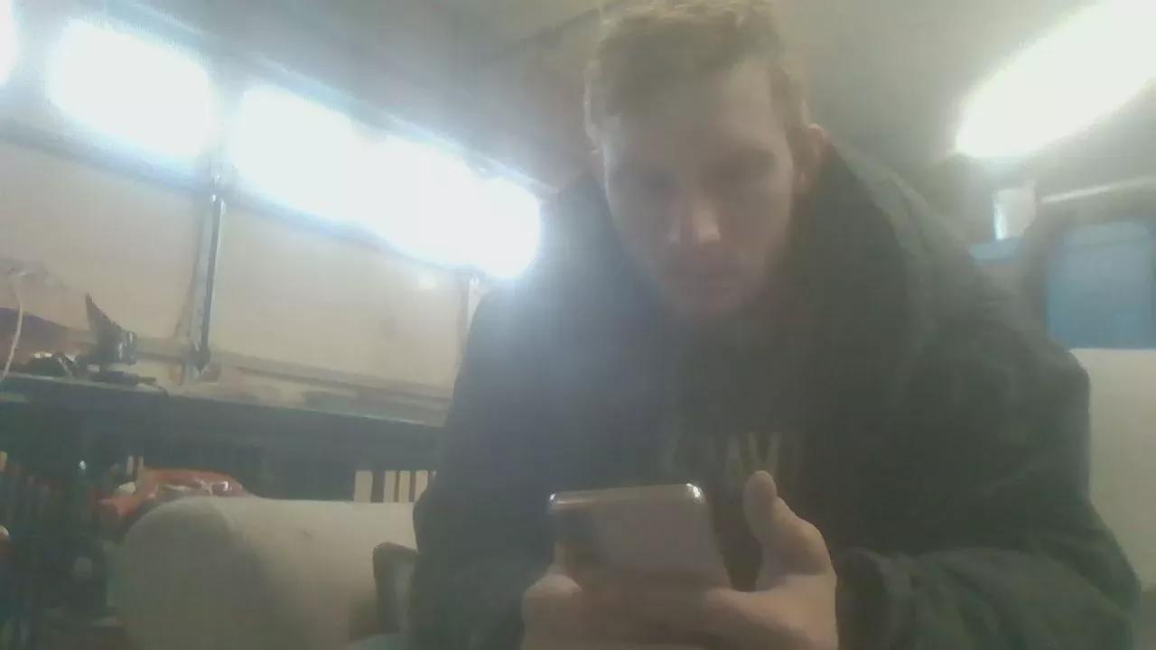 roberto66693 on Cam4 