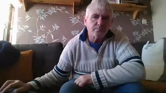serialwanker2 on Cam4 