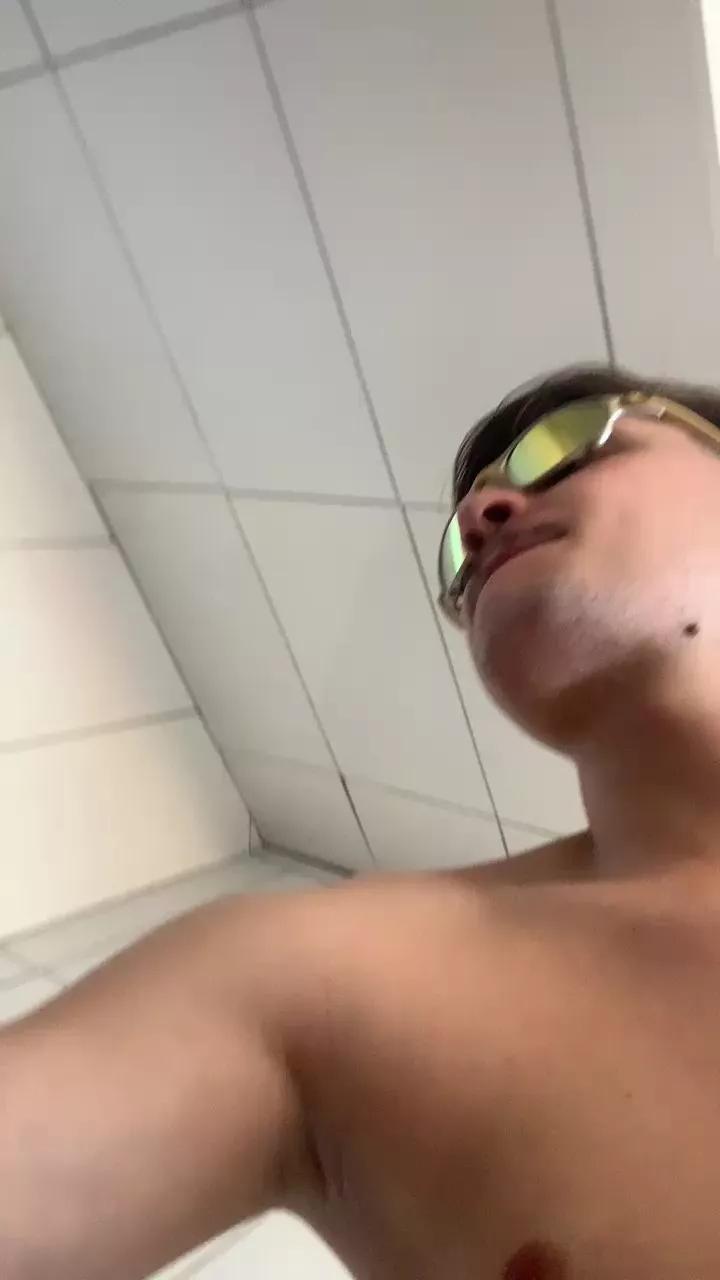 Surfista244 on Cam4 