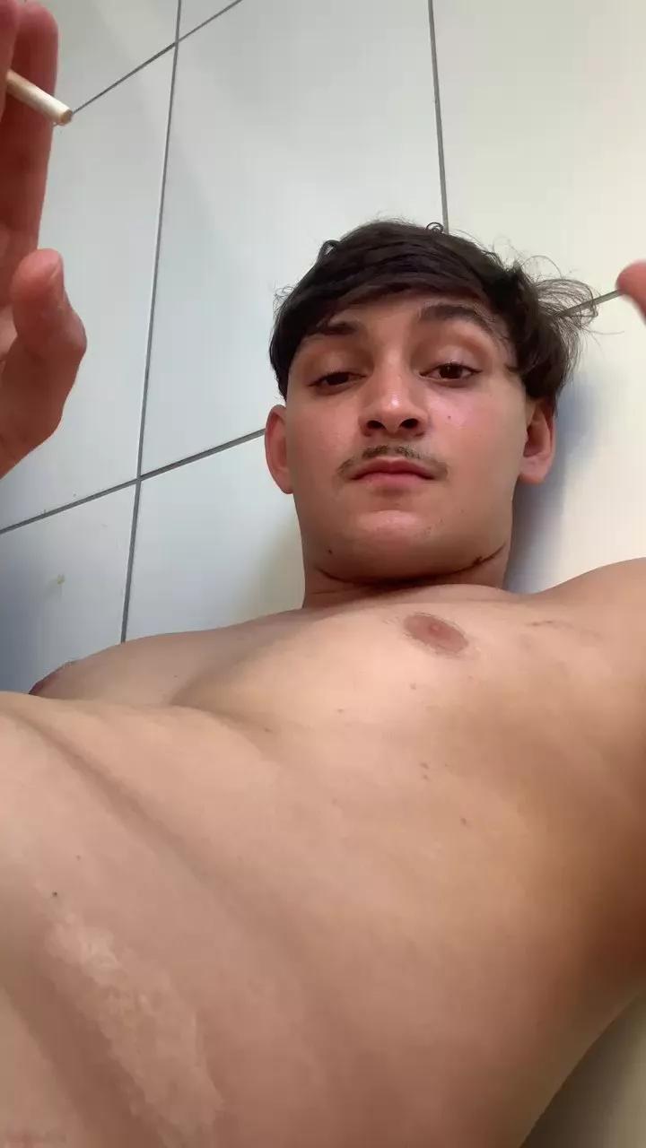 Surfista244 on Cam4 