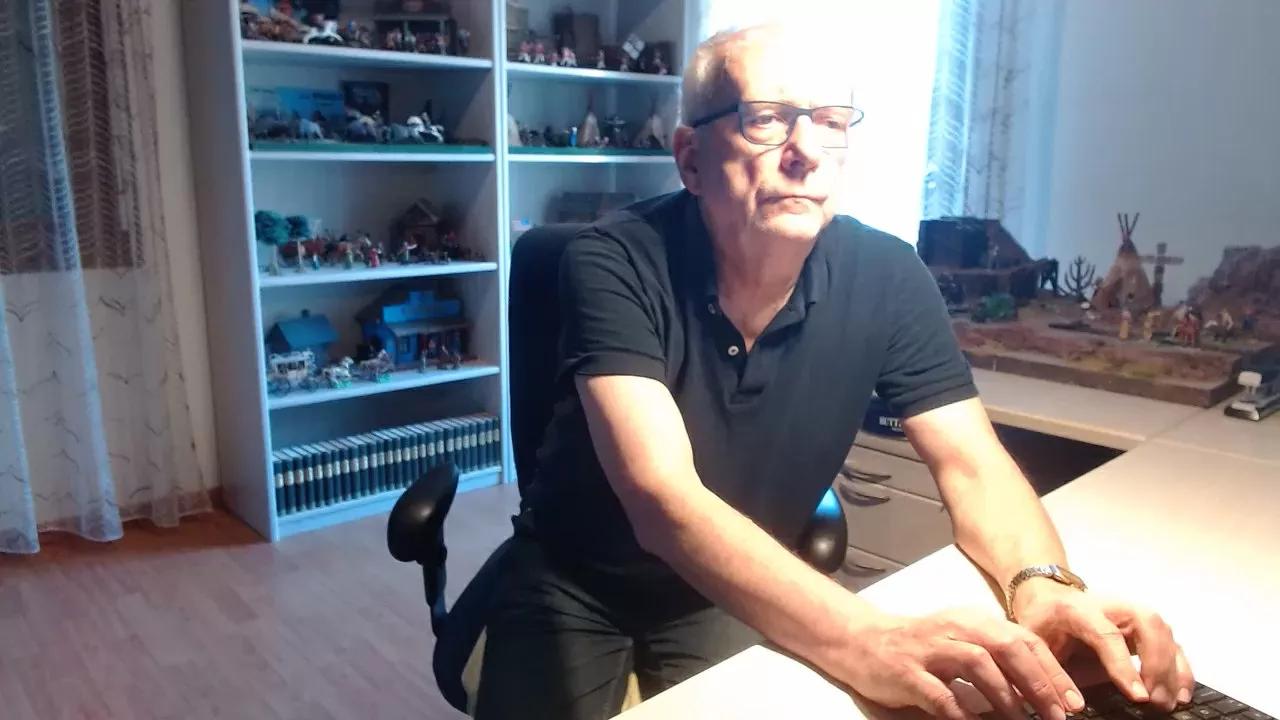 taxidancer1 on Cam4 
