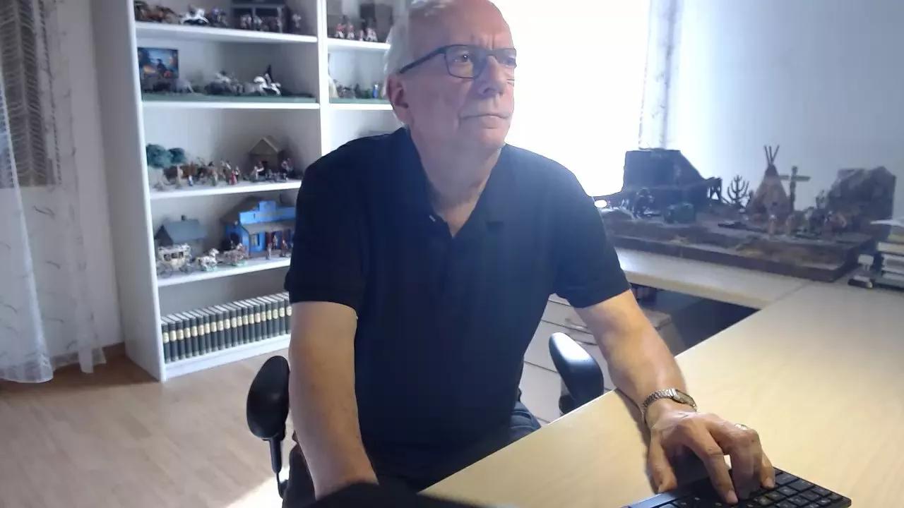 taxidancer1 on Cam4 