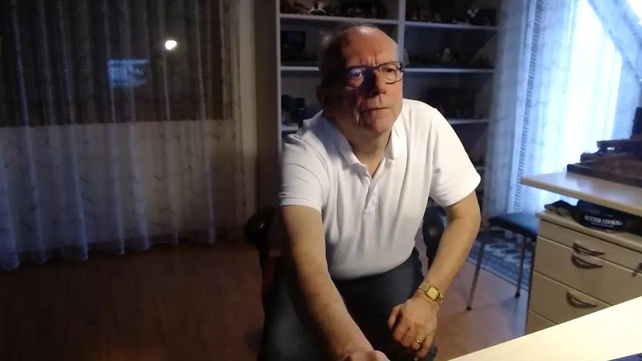 taxidancer1 on Cam4 