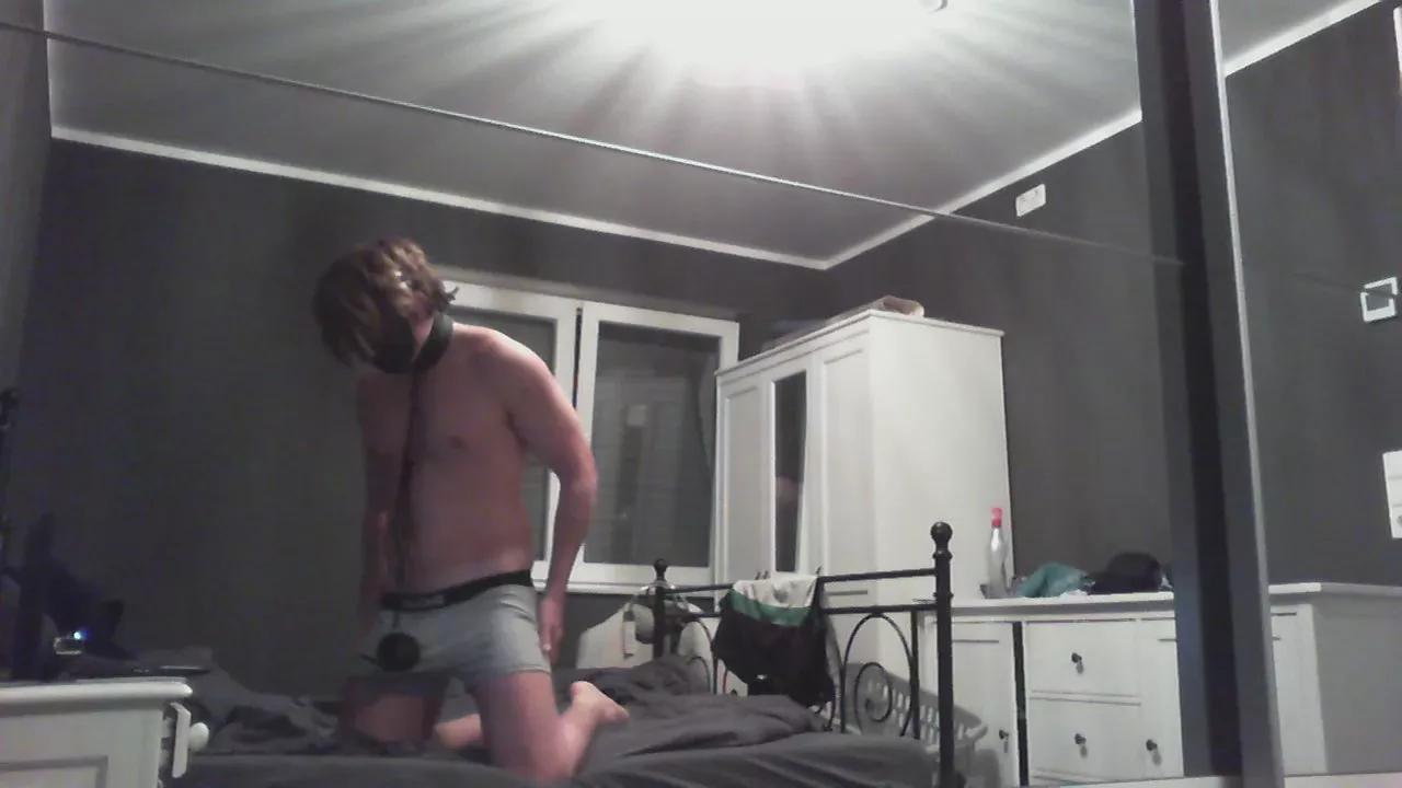 Technologe on Cam4 