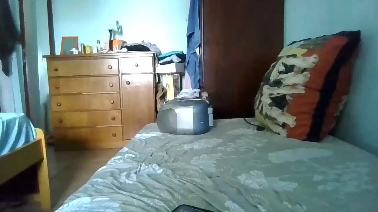 Offline TF20cm on Cam4