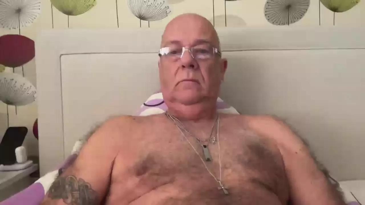 The_helmet7 on Cam4 
