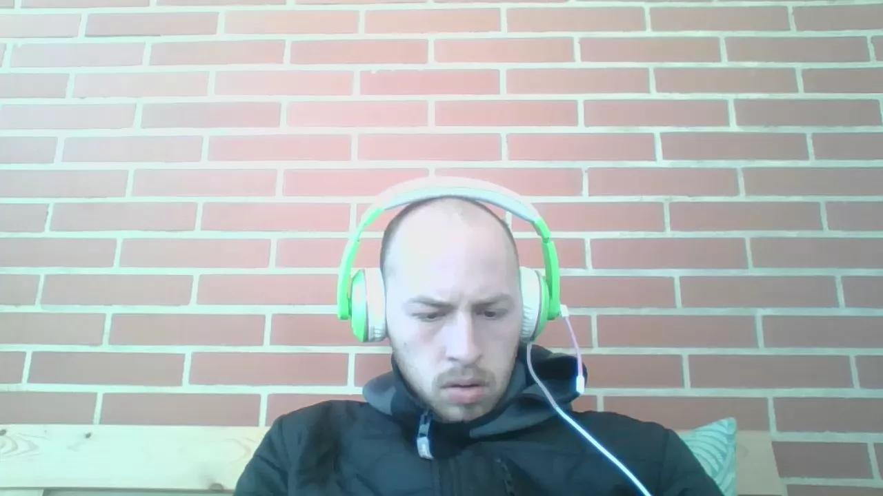 theNormalblondy on Cam4 