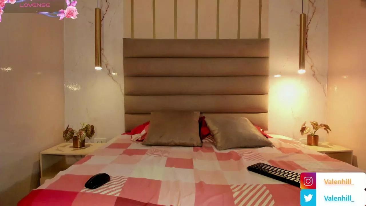 ValenHill on Cam4 