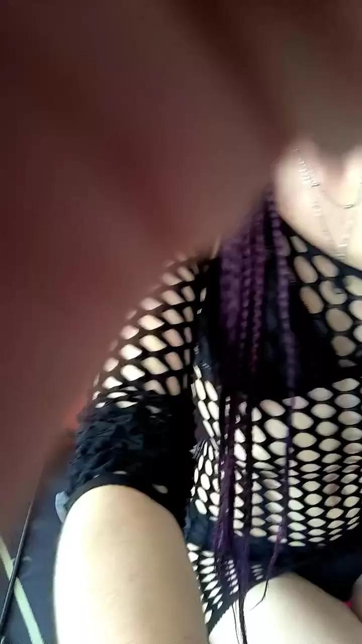 Volcaniik on Cam4 