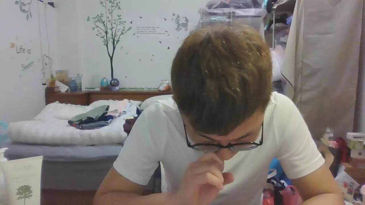 w2xist5 on Cam4 