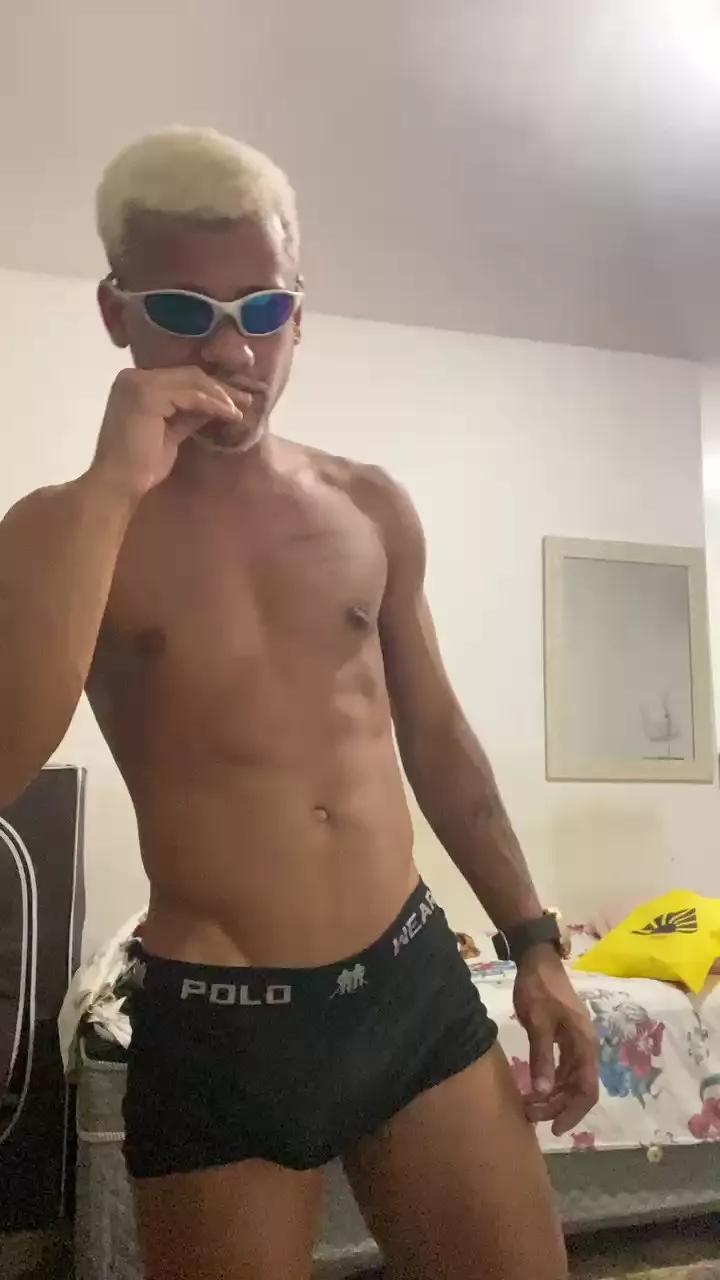 young_safado on Cam4 