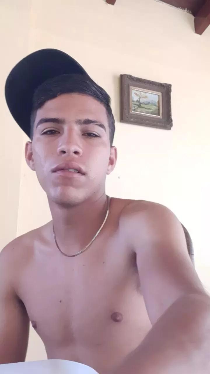 your_latin_cock on Cam4 