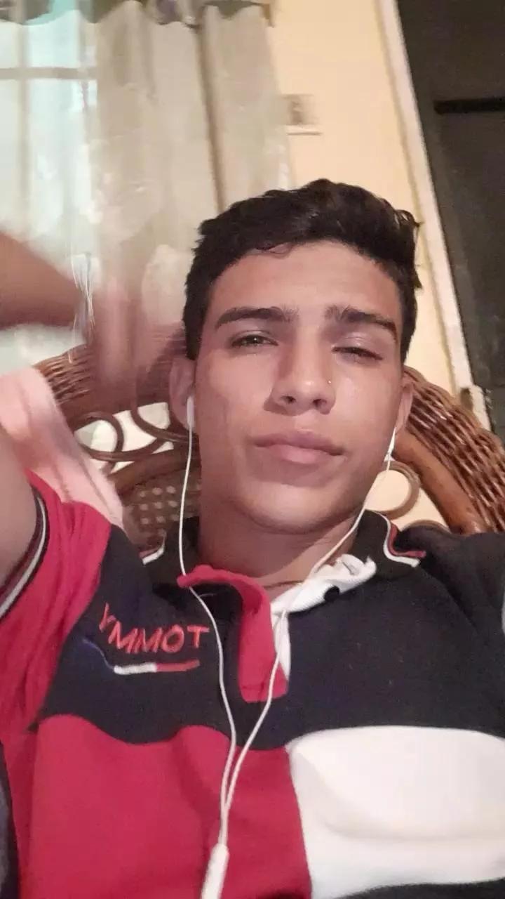 your_latin_cock on Cam4 