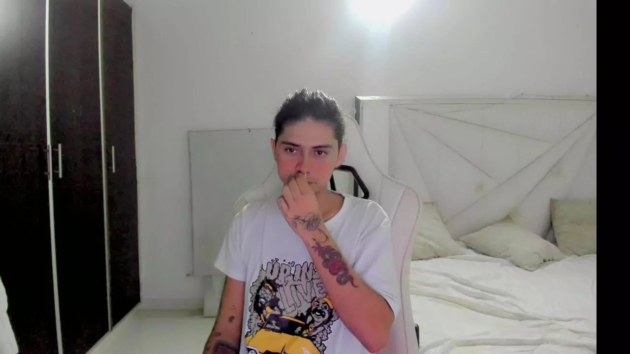 Offline Zion_Mooree on Cam4