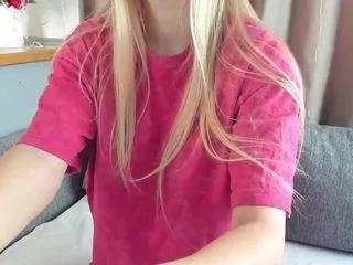 Offline miss-bblonde1 on CamSoda