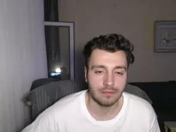 2handsomeman on Chaturbate