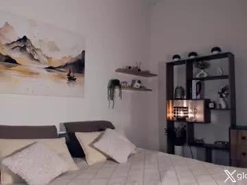 Freechat _golden_moon_ on Chaturbate