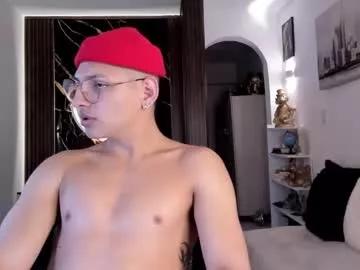 a_lejandro_08 on Chaturbate