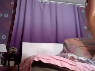 alicewetsquirt on Chaturbate