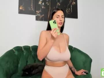 belovedkhlloe on Chaturbate