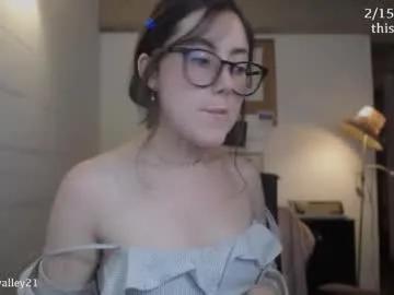 cherrybunny21 on Chaturbate