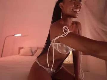 gia_curly on Chaturbate