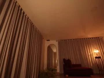 gia_curly on Chaturbate