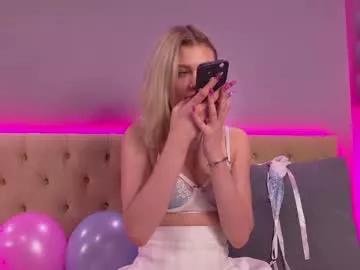 horny_lil_grl on Chaturbate 