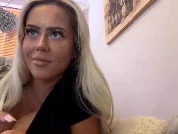 Freechat itsmelolax on Chaturbate