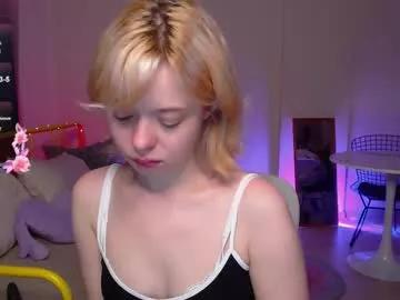 katie_deville on Chaturbate