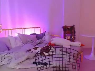 katie_deville on Chaturbate