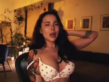 leonamell on Chaturbate