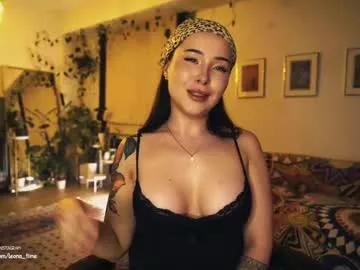 leonamell on Chaturbate